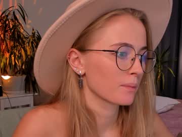 webcam girl linellali live cam image #2821357