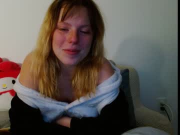 webcam girl crimsonxrapture live cam image #970590