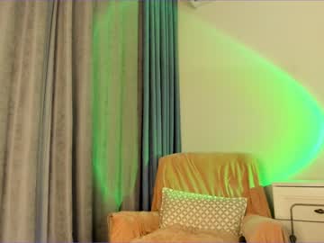 webcam girl lily_14 live cam image #1379929