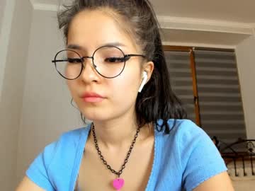 webcam girl akino_17 live cam image #1034789