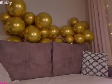 webcam girl baileys_shy live cam image #3756006