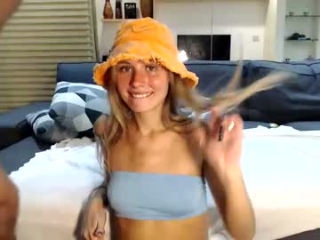 webcam couple ellie_mcqueen live cam image #5270193