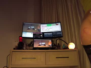 webcam girl kronniekray live cam image #3304195