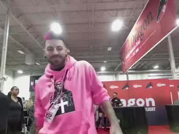 webcam man thejohnnystone live cam image #3277423