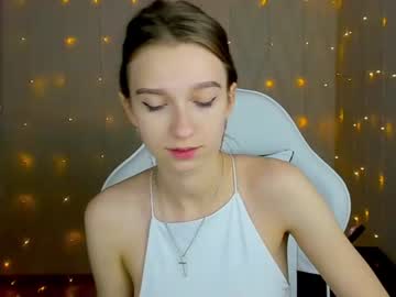 webcam girl alisaa_1 live cam image #3863906