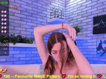 webcam girl helenahayley live cam image #359427
