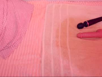 webcam girl aveksmr live cam image #3384233