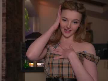 webcam girl lucydelovely live cam image #3491151