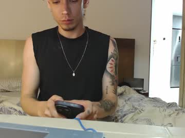 webcam man fratguysonline live cam image #5015580