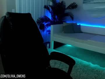webcam girl oliviaowens live cam image #2961537