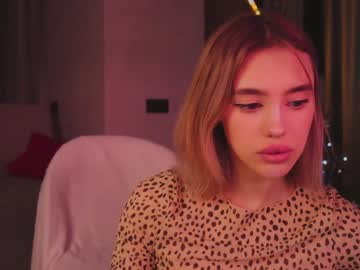 webcam girl angella_kleee live cam image #3424460