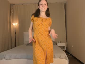 webcam girl lynngroves live cam image #6392435