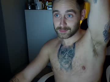 webcam man greyjoggers live cam image #2951472