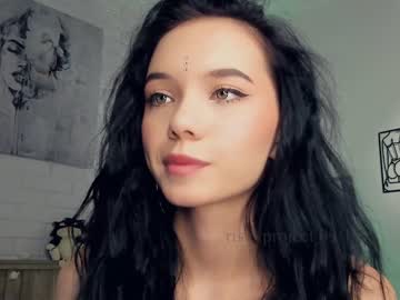 webcam girl riskyproject live cam image #5703118