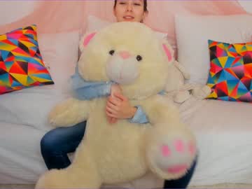 webcam girl carolineprise live cam image #753144