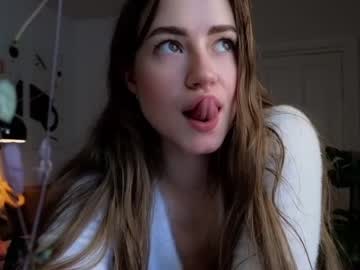 webcam girl strawberryjamx live cam image #5183931