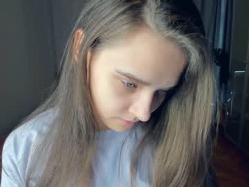 webcam girl sunshy_girl live cam image #4208665