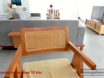 webcam girl carolinaherera live cam image #3915651