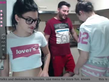 webcam couple maya_and_guests live cam image #967825