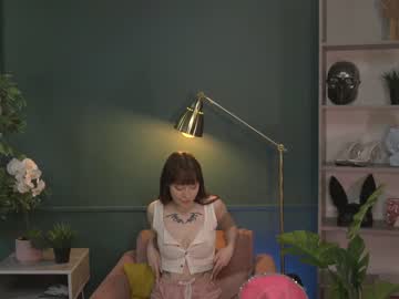 webcam girl ella_knockers_xl live cam image #2017396