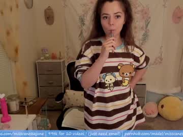 webcam girl missvanessajune live cam image #2037090