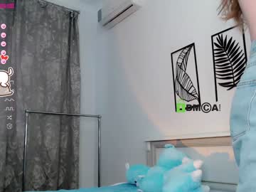 webcam girl small_blondee live cam image #3330311