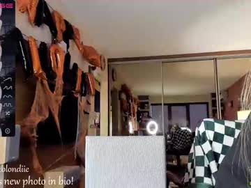 webcam girl bestblondiiecb live cam image #3049164