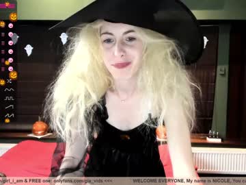 webcam girl girl_i_am live cam image #418624