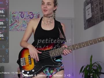 webcam girl petitebrat live cam image #6603392