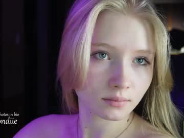 webcam girl bestblondiiecb live cam image #3889949