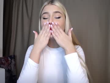 webcam girl cute18cute live cam image #2992611