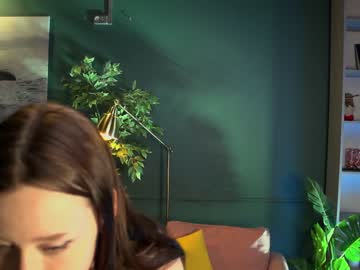webcam girl ella_knockers_xl live cam image #1363143