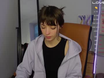 webcam girl agelina_summer live cam image #4390973