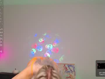webcam girl petitebrat live cam image #5458029