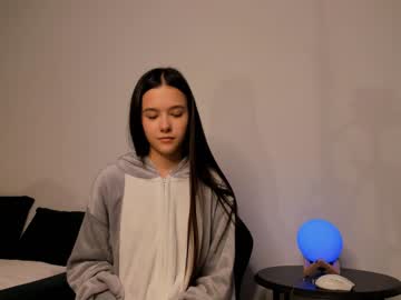webcam girl emilybatee live cam image #3956098