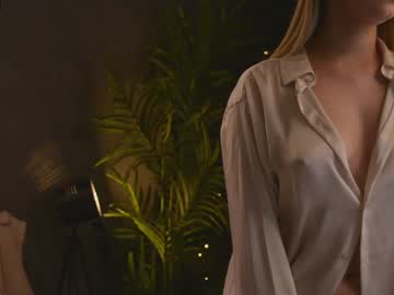 webcam girl fly_fairy live cam image #3392659