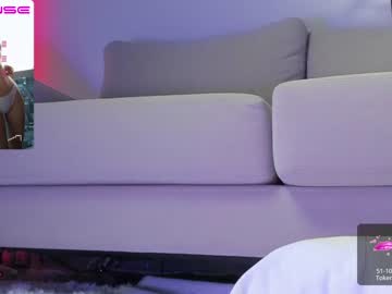 webcam girl lucie_beltran live cam image #3828472