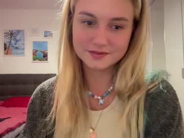 webcam girl sarahsapling live cam image #5529441