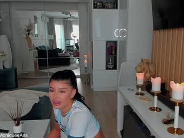 webcam girl moniqueeass live cam image #2081871