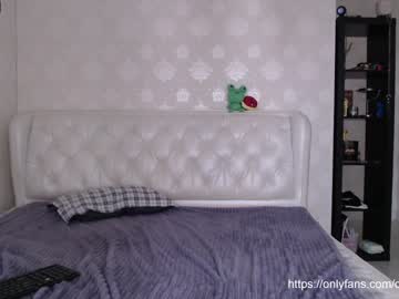 webcam girl _mllymoore_ live cam image #2331720