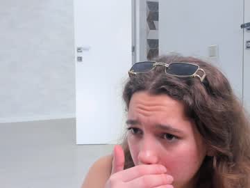 webcam girl sallyscotth live cam image #5804404