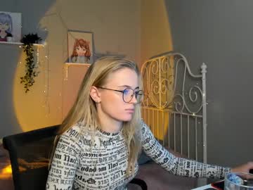 webcam girl linellali live cam image #2535165