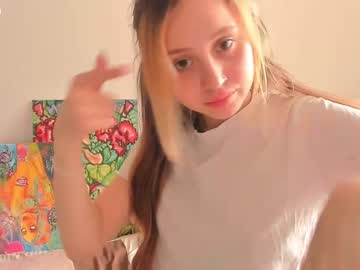 webcam girl qqtiee live cam image #7002434