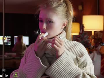 webcam girl bestblondiiecb live cam image #6112755