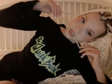 webcam girl bitter_moon live cam image #4050108