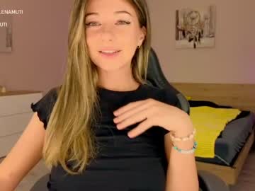 webcam girl lenamuti live cam image #5479505