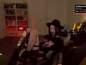 webcam girl loony_moony live cam image #6890366