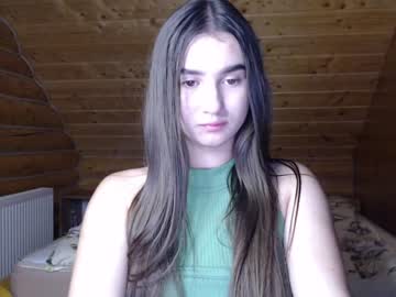 webcam girl sara_mi17 live cam image #2821022
