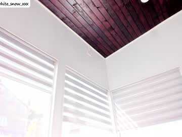 webcam girl white_snow_ live cam image #50000