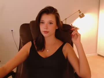 webcam girl bitter_moon live cam image #6923123